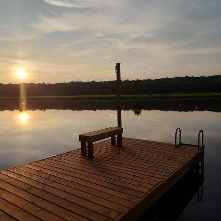 Poconos Brand New Lakefront Oasis 1 Acre, Hottub Gameroom Firepits Talk About Privacy Albrightsville المظهر الخارجي الصورة